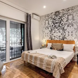 Romantic Piccolomini Lux Roma